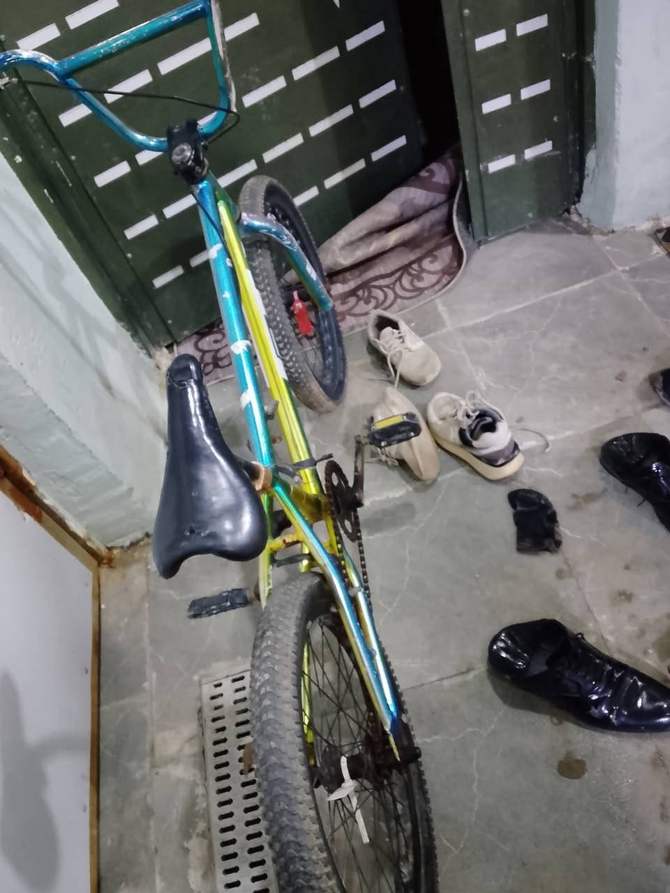 سلام عليكم بايسكل Bmx للبيع
بي شخوط قليله زنجيل مايخرط تايرات نضيفات السعر 60 وبي مجال مكاني ديوانيه الاسكان الجمعيه قرب جامع أهل البيت للاستفسار الاتصال على الرقم ***********
