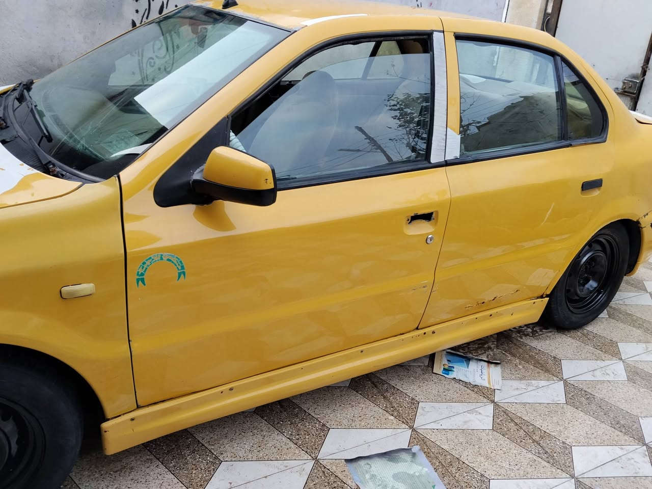 السلام عليكم سياره سمند للبيع سياره جاهزه من كل شيء بيها ملاحظات بسيطه والبدي شوف العين السعر 20 وبيها مجال بسيط هذا رقمي متواجد على الواتساب *********** وانا بخدمه الشراي المكان البصره الجزيره شارع حي الرايه
