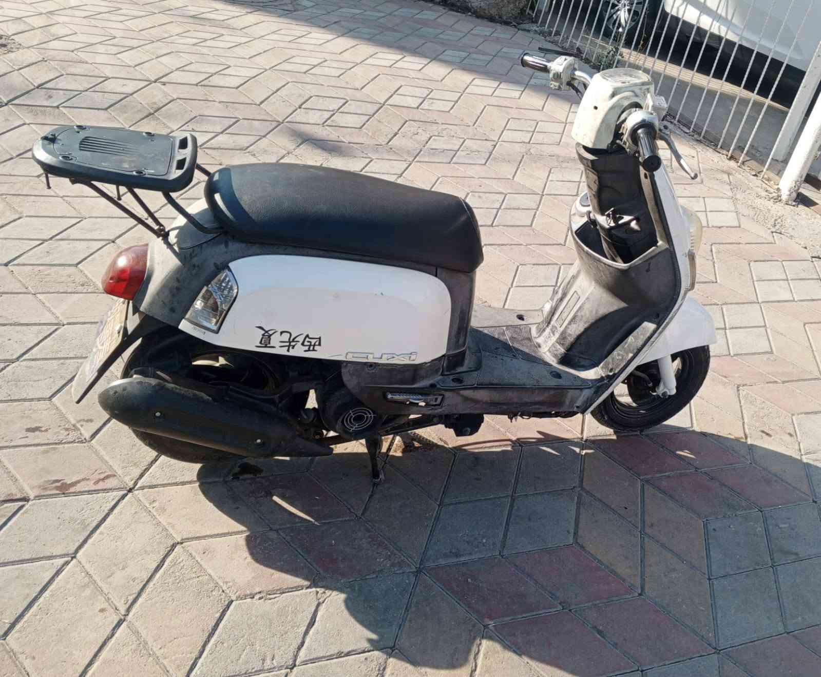 ماكس 120Km
يباني ماكس بوليسي 
نضام كابريتر 
مختم ختم واحد
محرك ناعم اخرس 
شلعة معدل فول
السعر 650
*********** مكان بغداد الجديد

