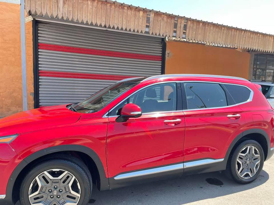 بسم الله وعلى بركة الله
هونداي سنتافيا موديل 2021 للبيع 

ضرر مثل ما موضح بصوره فقط جاملغ ايسر صبغ وقصه البنيد وهنا بل عراق صار بيه قبغ الجنطه فقط يم الرقم  بدون لغود بدون شواصي ايربالك فقط دركة سايرن 

رقم اربيل بأسمي تحويل ثاني يوم هزه وسنوية جديده 

فووول موصفات 
بنوراما 
داخل اسود ملكي 
كشنات مساج 
تبريد كشنات 
تدفئه بل كشنات الاماميه ولخلفيه 
تدفئه بل ستيرن 
شاشه كبيره 
كامرات داير مداير السياره 360 
كامرات بل اشاير من دك اشاره يمنه او يسره تشتغل كامره بدشبول 

3 انضمة قياده نورمال وكومفورت وسبورت 
بجم زنون لد حاجب 
5 بصمات ابواب 
صندوك كهرباء ذكي 
كشنات الخلفيه تحكم كهرباء 
تشغيل واطفاء عن بعد 

تكدر تقدمها وترجعها بريمونت تطبكها بريمونت 
تبريد قطعتين 
دشبول ليزري متعدد الاشكال دجيتل 
ويل كب كروم نجمة حجم 19 انج
رادرات اماميه خلفي جانبيه 
نظام الكير دكم مع شفتات ستيرن 
تحكم ستيرن وكروز سرعة 
مانع مسار 
قياده ذاتيه 
حجم المكينة 4 سلند 2500 توربو ماشالله عليه تكول 8 سلند 
شرط تخلي بانزين عادي مابيه قطره دونز

ماشية 118 الف كيلو 

وبعد بيه هواي موصفالت ما ذكرتها تجي وشوفها سياره احلى من صوره 

مكينه كير حداديه شرط كلها وضع شركة 

مكان سياره الانبار قضاء هيت قرب كراج هيت الموحد 

***********
