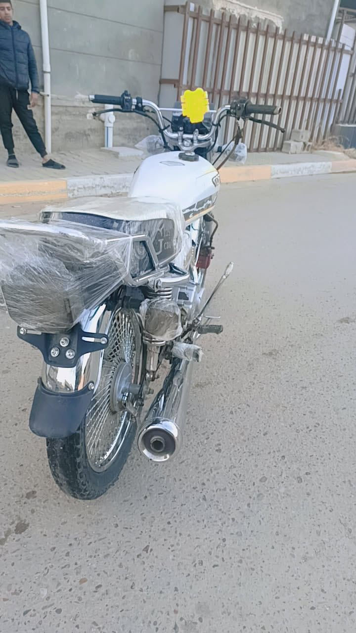 سلام عليكم دراجه لبيع موديل 20023جاهزه من كلشي لا تبخير ولا تنقص وراق بيهة ***********اهاذ رقمي بي واتساب دراجه عارضهة 600وبيهة مجال
