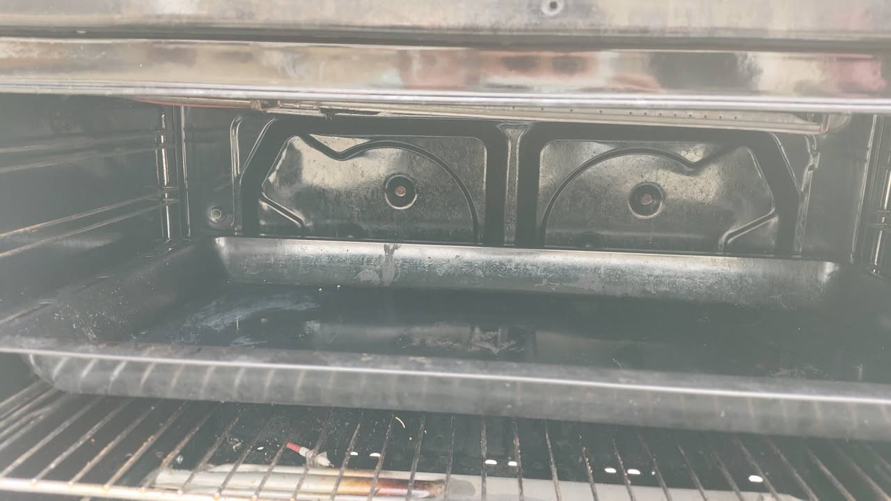 سلام وعليكم عندي هااذ الطباخ بي فرن  شغال بلشرط  بس يردله شويه تنضيف  سعره 50


**إذا كنت صاحب هذا الإعلان وتريد حذفه لأي سبب، رجاءا أرسل رسالة إلى الدعم الفني**