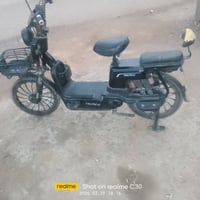 مطور كهربائي • بطاريات على فحص • فيه مجال