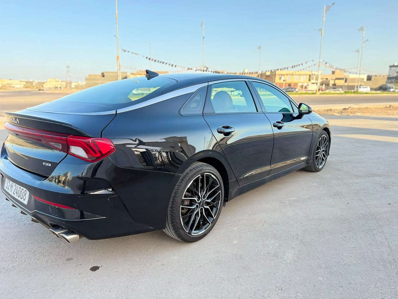 سلام عليكم k5 GT 2023 رقم بغداد
محرك 2500 تيربو 
‏‎1- بصمه تشغيل +ابواب +صندوق 
‏‎2- سقف  بانوراما 
3- سايد بريك دكمه
‏‎4-قيادة ذاتيه 
‏‎5- نضام ABS
‏‎6- مانع انزلاق
‏‎7- حساس أطارات 
‏8- ‎بك لايت ليد
‏‎9- شاشة كبيرة  
10- ستيرن رياضي تدفئه
11- تدفئه كشنات + كشنات جلد 

‼️السياره حادث بابين جهة السايق مبدلات نفس اللون وصبغ جاملغ خلفي
السعر 200 وبيها مجال جداً بسيط
للاستفسار ***********
