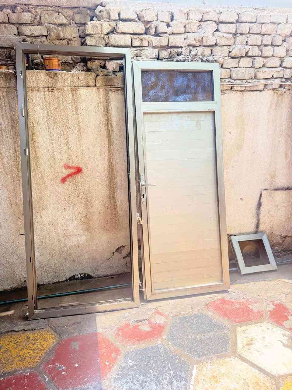 السلام عليكم عندي هذني البيبان للبيع مكانهن بلحبيبيه رقم ***********
