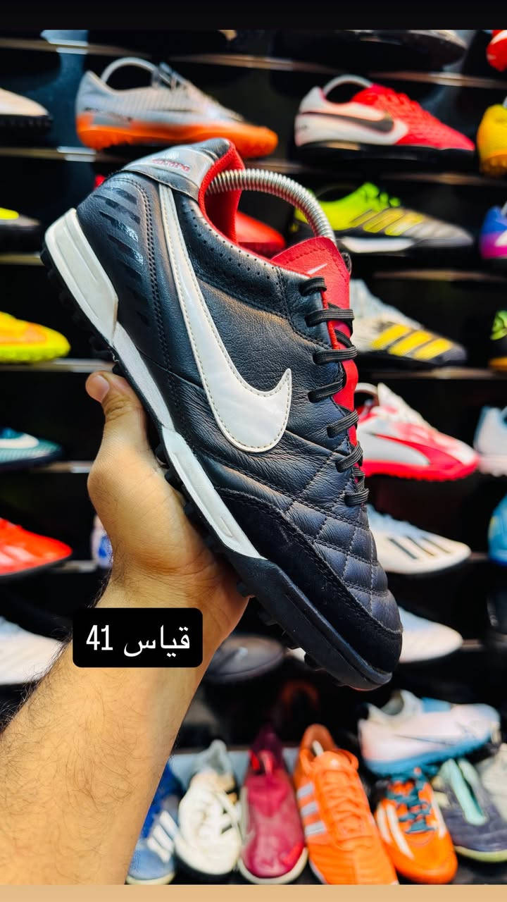 السلام عليكم 

احذية تارتان اصلي باله اوربي 

موضح بالصور القياسات 

خدمة توصيل 🚚 لكل المحافظات متوفرة 

العنوان/كوت-الشيشان /عمارة التجهيزات الرياضية 

رقم الهاتف/***********
