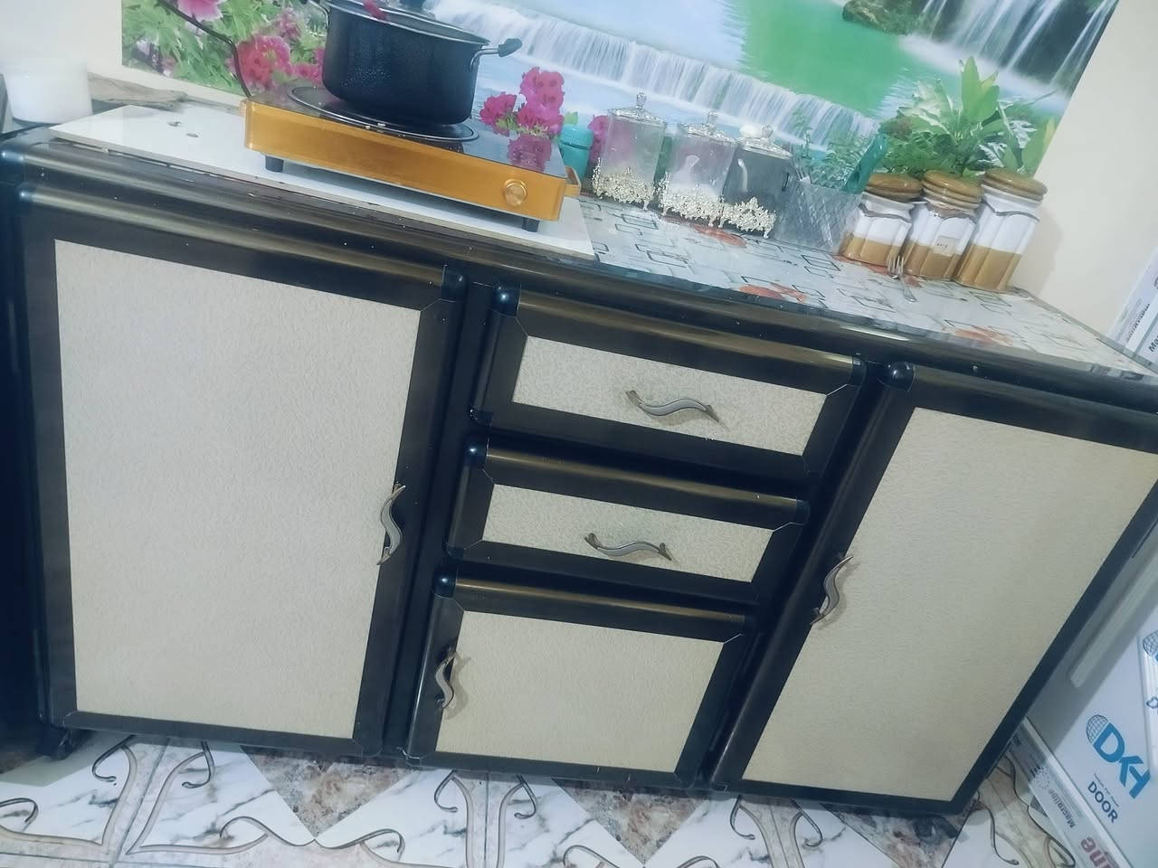 كاونترات للبيع في الموصل حي سومر سعرو الجبير ٢٥٠والصغير ٧٥ بيهم مجال بسيط


**إذا كنت صاحب هذا الإعلان وتريد حذفه لأي سبب، رجاءا أرسل رسالة إلى الدعم الفني**