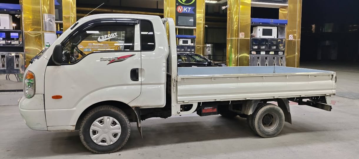 سەرەتابەناوی خوا 
کیا بیلاد 2010
سعری 59گەڵا
3000سوپەر 
مەکینە ڕەش 
ناو بودی بەسراوە 
بریکی بەسراوە 
6تاییە لوک
گێڕو مە کینەو 
ئەکسلی بەشەرت
***********
***********
