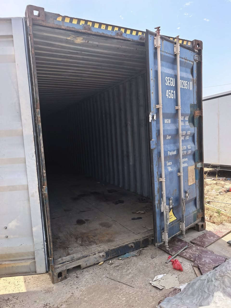 ياالله 🧿🧿🧿 يارزاق متوفر حاويات طول ١٢ متر بنظافة ممتازه جدآ اخت الجديدة وموديلات حديثه عنوانا نجف الاشرف الاستفسار ع الاتصال *********** 🧿🧿🧿
