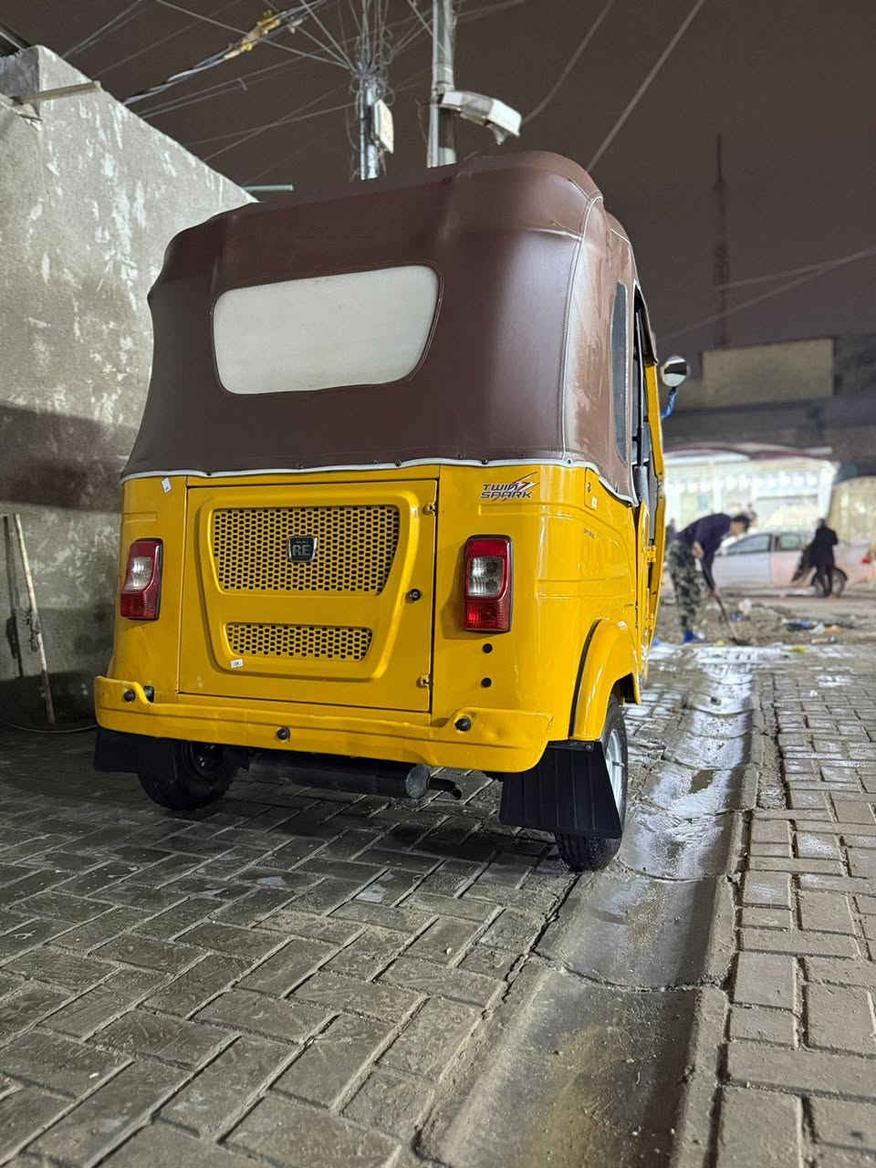 سلام عليكم تكتك موديل 22شهر 12كفاله عامه مكينه وكسل وكشر قطره صبغ مابيه أي ستفسار تصل *********** بغداد لحبيبيه
