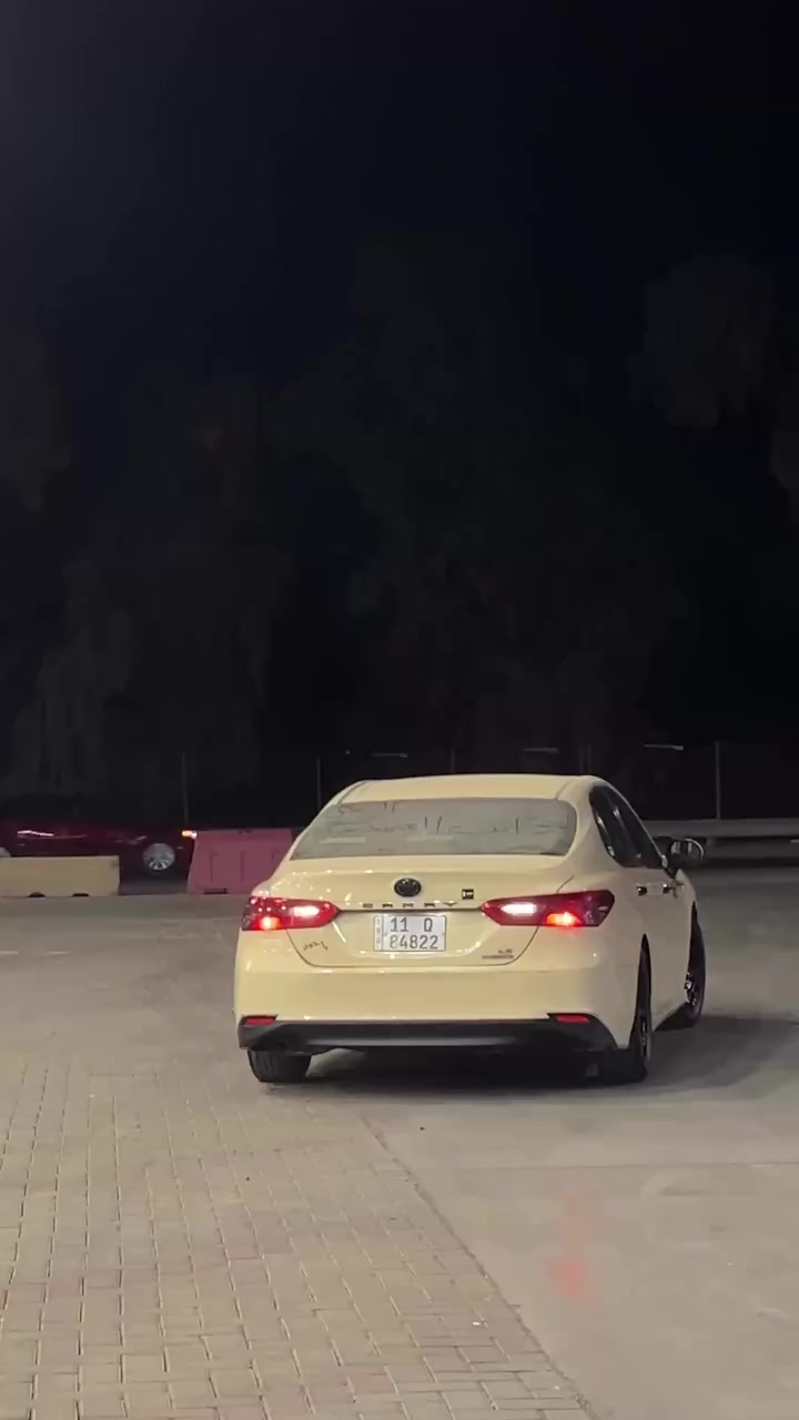 السلام عليكم 
كامري تكسي دبي 
موديل 2020 محدث 23
سياره le 
شاشه جبيره 
تحكم ستيرن 
سبايدر بريك بصمه 
اوتو هولد 
نضام سبورت
نضام نورمل 
غلفه بيجي جلد سياره مكينه كير بطاريات جديد وعلا يدي
صدر تايرات وياله مازدات بطاين كله جديد 
السياره بسم ولد ابن عمي تحويل او وكاله اني حاضر
السياره بيه صبغ بدون ضربه وبدون معجون فقط اكو معجون بجاملغ الامامي شي بسيط قماره تكم لغود شواصي حوض كله مكفول  
ملاحضه السياره بيه نواقص بسيطه بيه الدبلات تعبانه والدعاميات مو حلوه 

مكاني بغداد قرب جزيره بغداد السياحيه 
السعر 134 وبيه مجال قليل 
الاستفسار ***********

أدمن وافق
