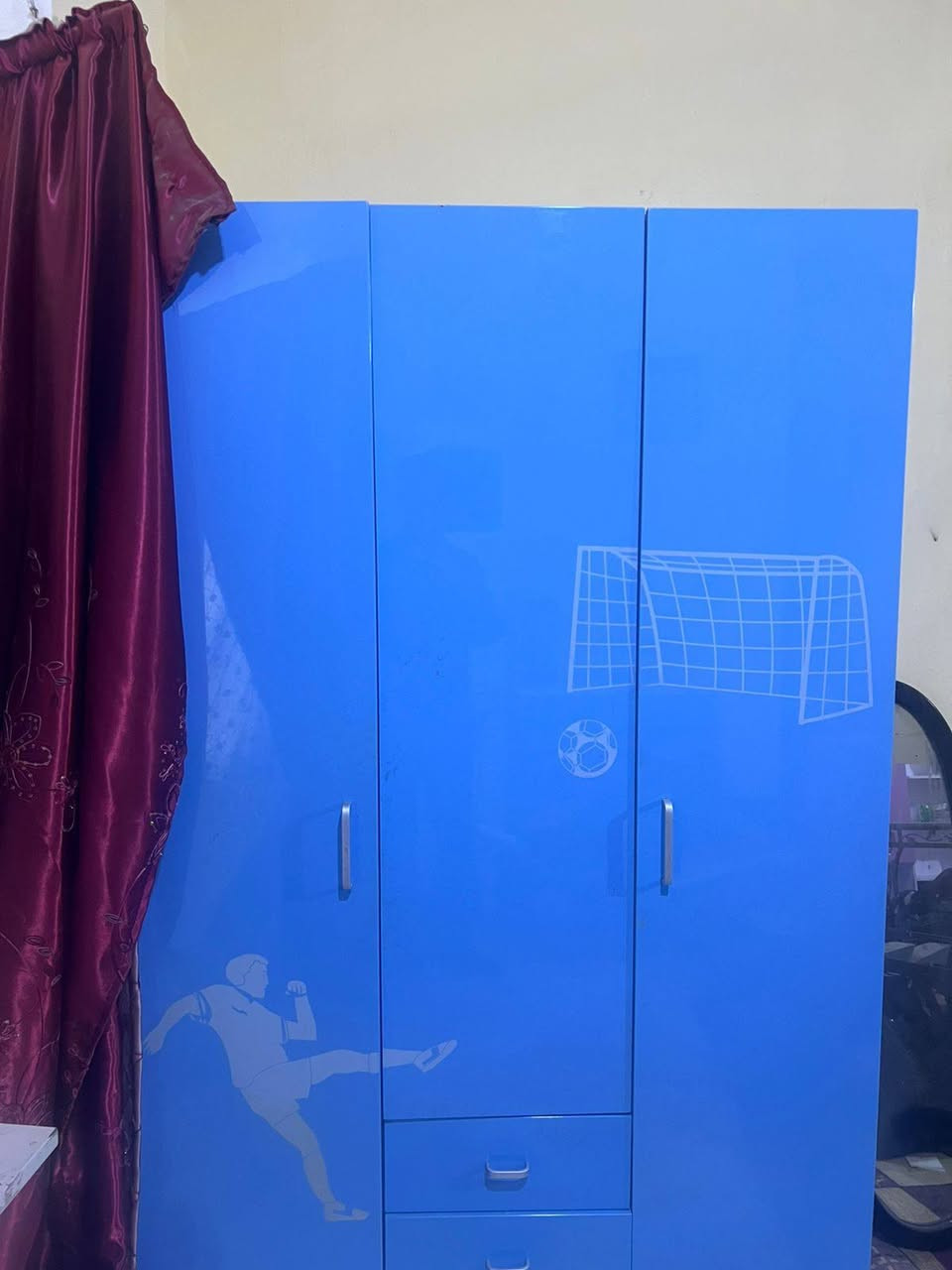 غرفه نوم مستعمل نظيفه جدا متكونه من سرير وميز صغير وكنتور ٣ابواب ميز مرايه مكتب دراسي تعلاكه شكل قلم والسعر ٣٠٠ الف فقط


**إذا كنت صاحب هذا الإعلان وتريد حذفه لأي سبب، رجاءا أرسل رسالة إلى الدعم الفني**