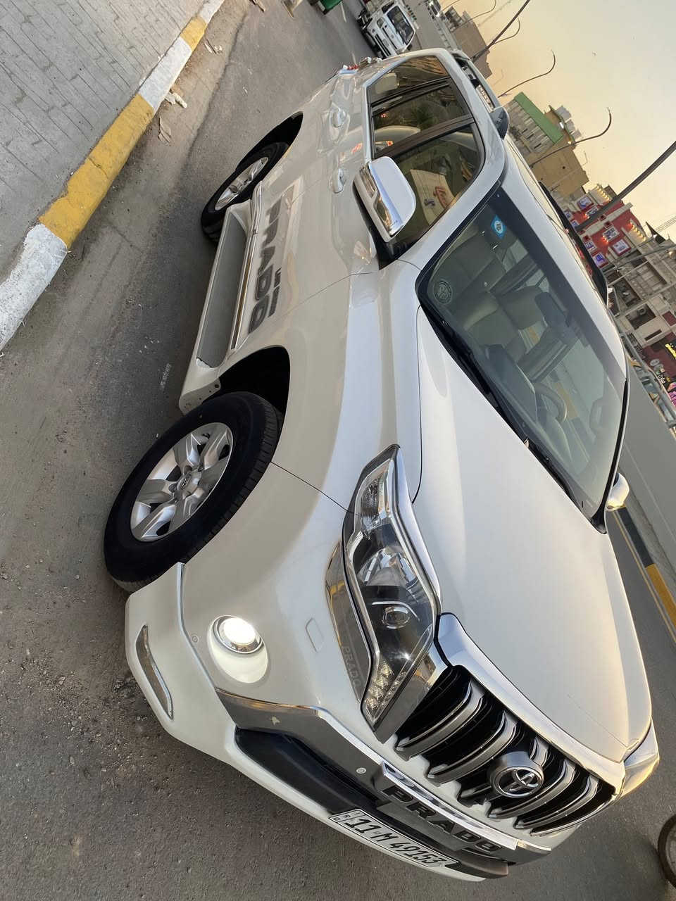 للبيع برادو موديل 2014 اعلى فئه VX  محرك 4000 سته سلندر  7 راكب 3 قطع تبريد رقم بغداد باسمي هزه ولوحات جديده
ماشيه 91 الف كم 
المواصفات 
فتحه سقف
بصمه تشغيل وابواب
كشنات جلد وحركة المقاعد الاماميه والخلفيه كهرباء
ستيرن كهرباء 
تبريد كشنات 
زراگات لايت
كاميرا وحساسات امامي وخلفي 
كروس سرعه
ثلاجة بالجكمجه
شاشه ديجيتال
اضاءة داخليه ليد
مانع انزلاق وانحدار  وفور ويل 
مرايا جانبيه كهرباء 
السياره كفاله عامه من الصبغ والتبديل فقط بارد اصبعين والگير والمحرك بلادي وكشنات السياره البلاديه والدواخل على وضع الشركه والتبريد ثلج مكاني بغداد السعر 320 وبيها مجال السياره بعد احلى من الصور للاتصال ***********
