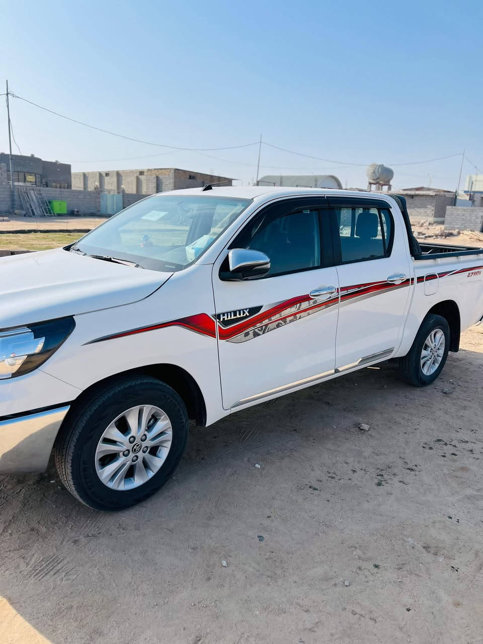 السلام عليكم هايلوكس 2025  كير اوتامتيك كفاله عامه رقم كربلاء انكليزي بأسمي شركة ساز ماشيه ٣٧ الف كيلو السياره بعدهي زيرو نضيفه مكاني كربلاء طريق النجف 315 وبيهه مجال قليل جدا السياره بوضع الشركه ***********3
