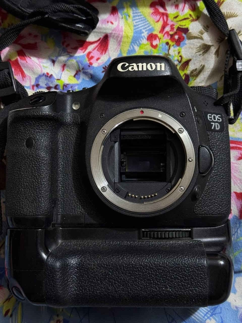 كاملة العدة مع بطارية عدد2
كريب + عدسة 50m هدية

كارتون موجود***********

السعر 550الف
