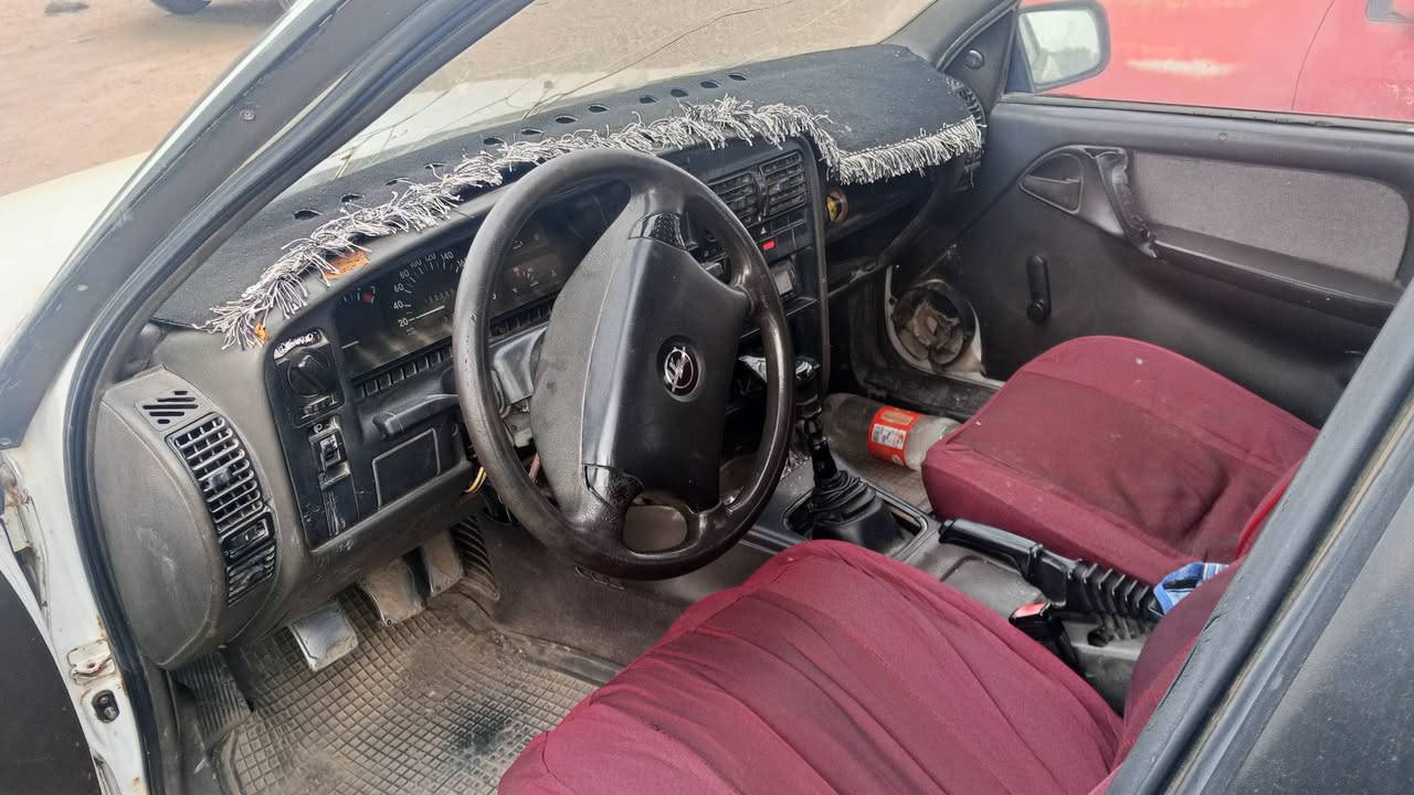 اوبل  موديل 90 رقم نينوى شرط التحويل و الوكاله
سنويه خضره محرك وكير شرط السعر 15 وبيه مجال
العنوان موصل كيارة اتصل و ادلل
***********
