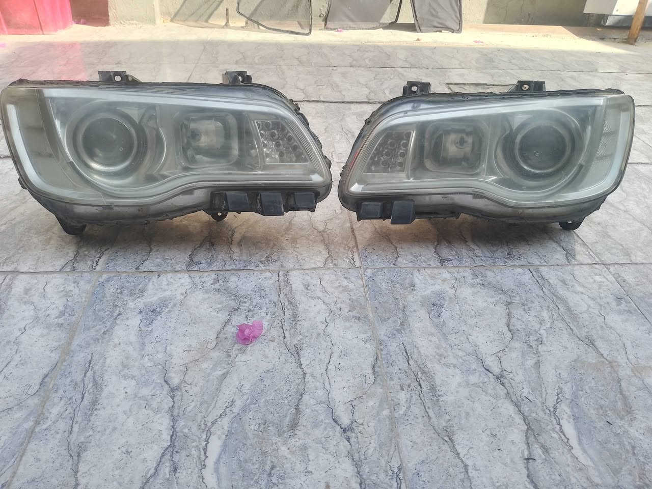 زوج لايت دبل عالي كله شغال الد زنون          سعر   125. نجف ابو صخير.  ***********
