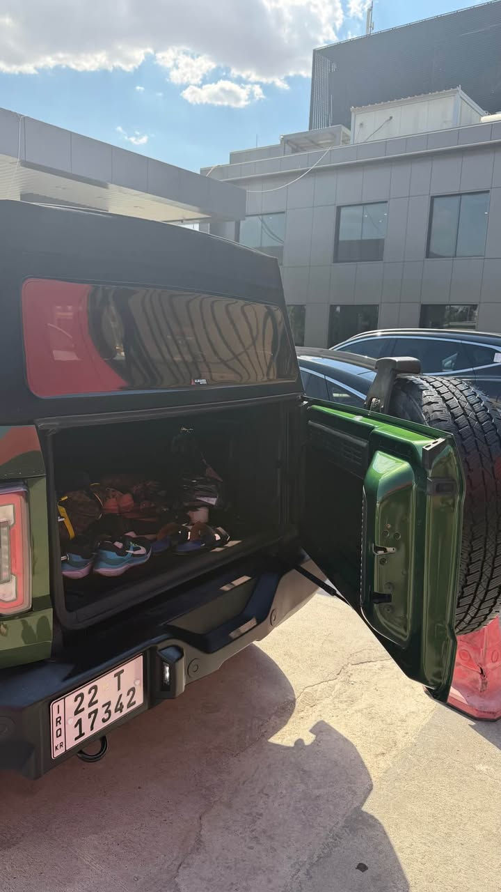 �🔥 فرصة لعشاق القوة والمغامرة! 🔥🚙

�🔥 للبيع ✅   – Ford Bronco 2024  outer banks 🚙✅

🛕العنوان / اربيل 
للاستفسار 

*********** ☎️☎️

رقم أربيل الجديد وبأسمي شخصيآ فحص وهزة كله جاهز 

✨ عداد: 20.000 كم فقط

✨ محرك V4 سعة 2.3 لتر تيربو

✨ قوة هائلة تصل إلى 330 حصان 🏁

✨ فئة: Big Bend العملية والمليئة بالمزايا

✨ سقف متحرك بالكامل (Removable Top) لعشاق المغامرة

✨ لون خارجي مميز جداً بتصميم جبلي Rugged 🏔️

مواصفات فئة Big Bend:

✅ نظام دفع رباعي 4x4 مجهز للطرق الجبلية والصحراوية.

✅ عجلات 17 إنش مع إطارات مخصصة للطرق الوعرة.

✅ مقصورة داخلية رحبة مع شاشة 8 إنش SYNC 4 تدعم Apple CarPlay وAndroid Auto.

✅ أنظمة أمان متقدمة: كاميرا خلفية + مساعد ثبات + وسائد هوائية متعددة.

✅ وضعيات قيادة متعددة (G.O.A.T Modes) تناسب جميع التضاريس.

💡 سيارة مغامرات بامتياز، تجمع بين القوة – الراحة – التصميم العصري.

📍 لا تفوت الفرصة! تواصل معنا الآن 📞 أربيل, العراق
