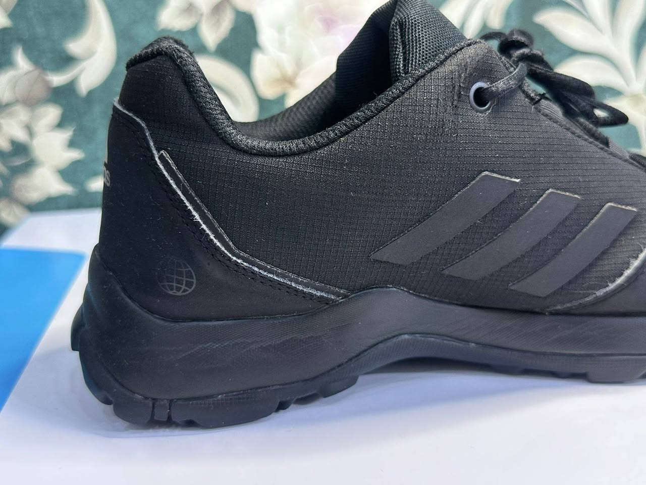 اديداس قياس 40 
طول القدم 25.5
اصلي وكالة 
السعر 15


**إذا كنت صاحب هذا الإعلان وتريد حذفه لأي سبب، رجاءا أرسل رسالة إلى الدعم الفني**