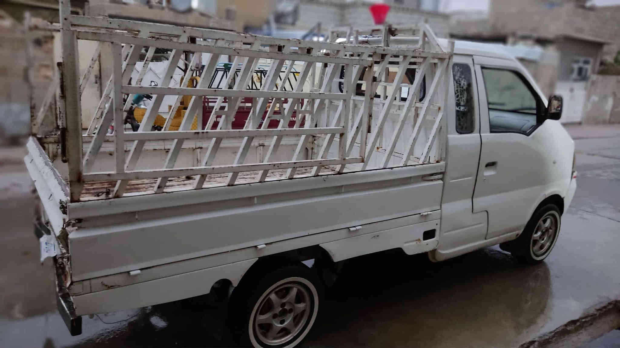 للبيع هيفاء موديل 2009  كير جديد محرك جديد شاصي معمر مكان كركوك حي العسكري السعر 20وبيها مجال حك الجيه***********
