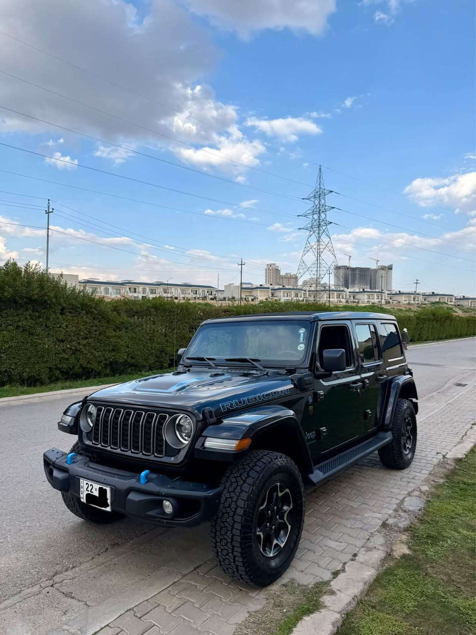 Jeep wrangler 4XE rubicon 2023
بسمه بانوراما وكشنات جلد جام كهربائي دفلوك امامى و خلفية و سوبار …
ماشى ٣١ مايل
جاملغ خافى و نص باب مصبوغ بدون ايرباك بدون دواخل 
سياره رقم اربيل جاهز بدون اى نواقص تايرات و هزه و فحص جديد
Mobile 0750 4618416
Mobile *********** أربيل, العراق
