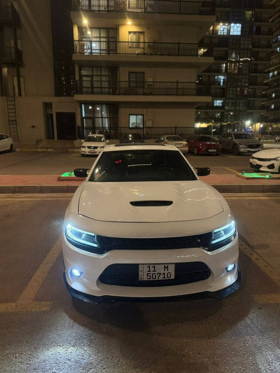 السلام عليكم 
جارجر sxt  فول مواصفات 
1. فتحه سقف 
2. ⁠دخول ذكي بصمه أبواب 
3. ⁠تحكم ستيرن جهتين 
4. ⁠كشنات هيتر 
5. ⁠كشنات أماميه كهرباء 
6. ⁠تبريد ثلج 
7. ⁠ويل 20جديد 
8. ⁠تخم تاير جديد 
9. ⁠مكينه وكير شرط 
10. ⁠السياره بيها اناره داخليه مسويها ب150الف 
11. ⁠سياره عليها ادامه كامله قبل سبوع +بوليش ونانو سيراميك 
12. ⁠السياره جديده ماتصرف عليها ربع بل عافيه الي تكون من نصيبه السياره رقم بغداد بسمي تحويل ثاني يوم او اعتذر عل أطاله ❤️ رقم ***********
