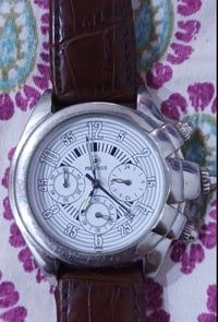 كرونوغراف • مطلي ذهب ٢٢K • مقاومة ماء ٣ATM