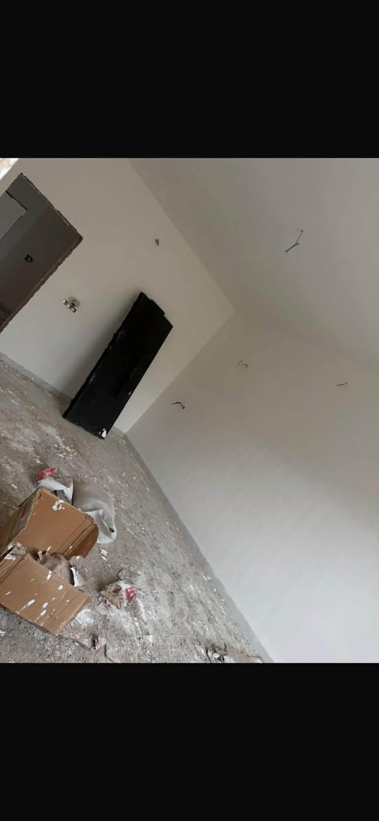 السلام عليكم يوجد دار للبيع مجمع دجله  تكريت الديوم طابق واحد مساحه 200 متر واجهه 10 نزال 20 شارع 15 تسليم شهر الثالث يتكون  من  مطبخ غرفتين النوم استقبال مجمع صحيات عدد اثنين 
السعر الكلي 135 مليون
واصل 55 مليون
عندي استلام المفتاح 15 مليون
بدون قسط  سنوي 
القسط الشهري مليون فقط
الدار بدون مبادره
الاستفسار على الرقم ‭٠٧٧٢ ٥٧٦ ١٠٩٩‬
