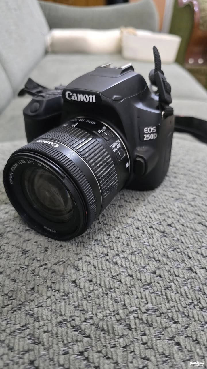 كامره كانون d250 ملحقاته عدسه 18/55 رام 32 شاحنه وجنطه السعر 500


**إذا كنت صاحب هذا الإعلان وتريد حذفه لأي سبب، رجاءا أرسل رسالة إلى الدعم الفني**