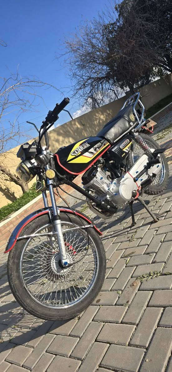 السلام عليكم دراجه سولنك موديل 24 اوراق محرك ما مفتوح كهربيات كله شقاله مكاني بين كلار وخانقين سعر 580وبيه مجال بسيط. شراي اتصل ***********
