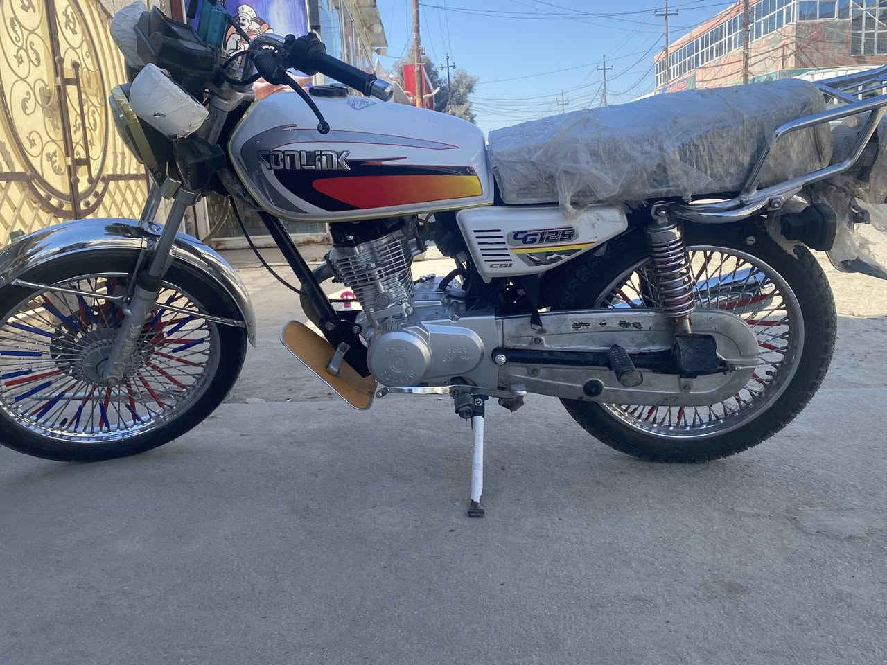 السلام عليكم تايكر موديل 2023  اللبيع السعر ب 650 بيها مجال كهربائيات كلها شغالها  محرك مكفول ما مفتوح أوراق اصولي مكاني بابل جبله الشراي يتصل ***********
