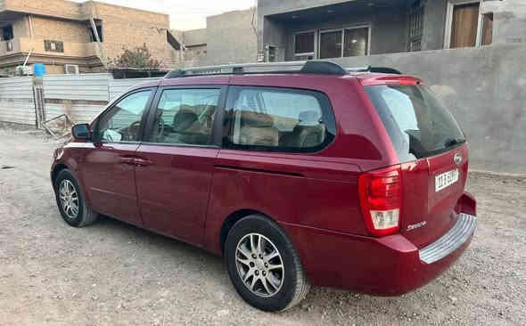 السلام عليكم 
كيا سيدونا 2009
مكفوله من الضربه تكم شواصي الغود بيها صبغ بالجاملغات الخلفيه بس من جوه والبنيد مصبوغ 
مكينه كير حداديه تخم تايرخير من الله 
مكانها بغداد بسمي 
السعر 140 
للأستفسار ***********
