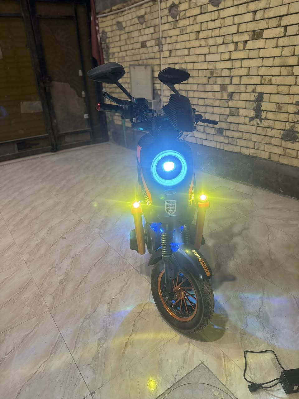 السلام عليكم دراجه شحن للبيع الدراجه جيس استعمال يومين فقط الدراجه حتا مامشحونه منكد ما نضيفه وجديده محتاج عليه وريد ابيعه 5بطاريات الدراجه سعره 575 العنوان البصره الفنجانيه رقم الهاتف ***********
