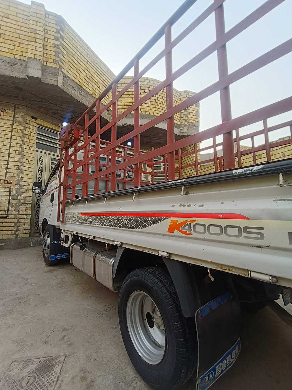 سلام عليكم
سياره كيا فحل موديل 14 
رقم انكليزي بغداد السعر 115 
مكانه بغداد 
***********
