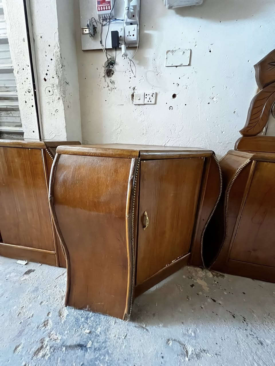 غرفه توج طابق واحد سته أبواب السعر 400 وبيها مجال للاستفسار على الرقم ***********
