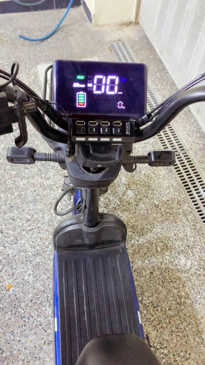 السلام عليكم
دراجه شحن للبيع A1
بطاريه ليثيوم 8سويجات 
السعر 250


**إذا كنت صاحب هذا الإعلان وتريد حذفه لأي سبب، رجاءا أرسل رسالة إلى الدعم الفني**