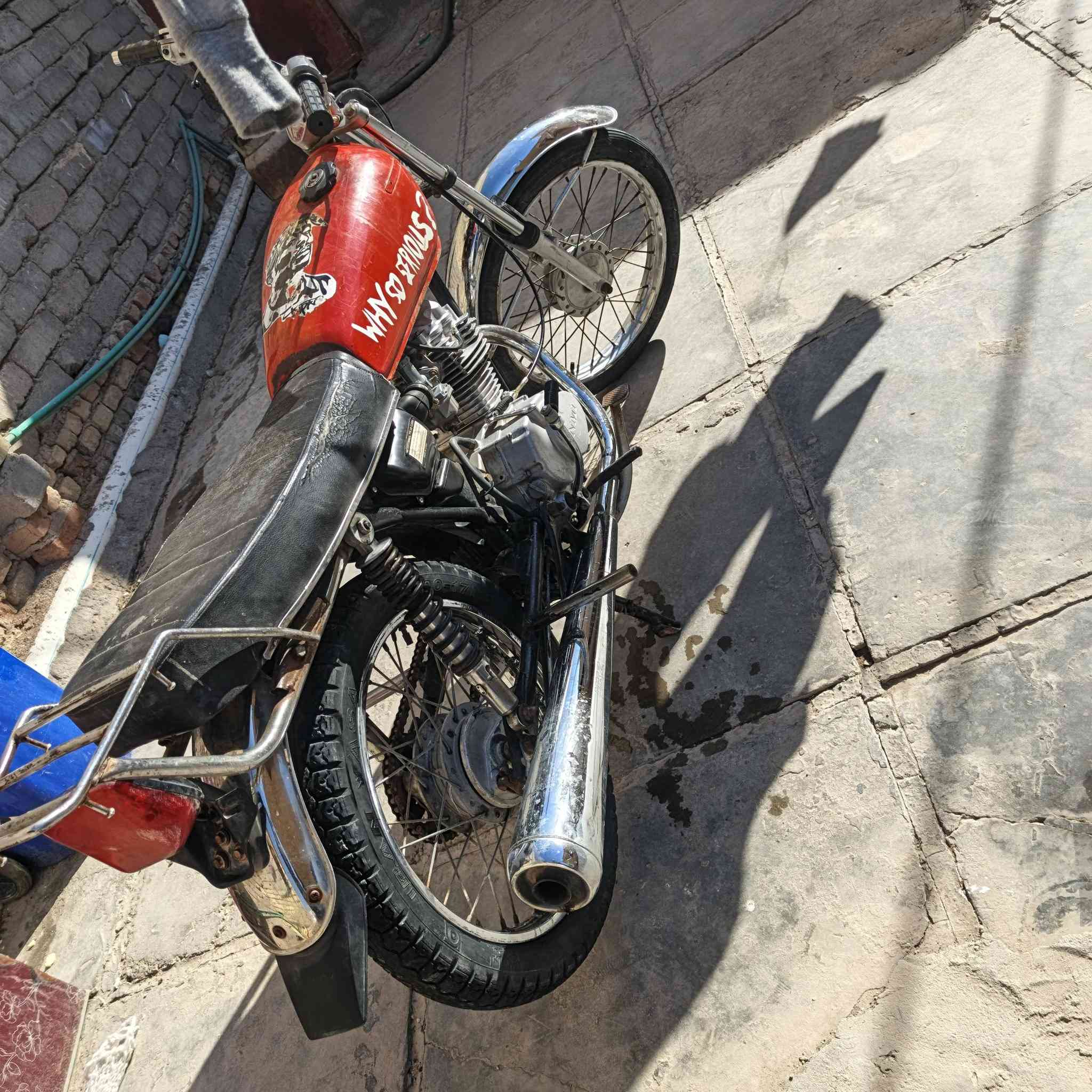 سلام عليكم شباب دراجه نامه لبيع كلك دراجه بيه صوت بل مكينه مال سنتر ولباقي شوفت عينك عنواني ناصريه قضا لبطحا لتواصل ***********
