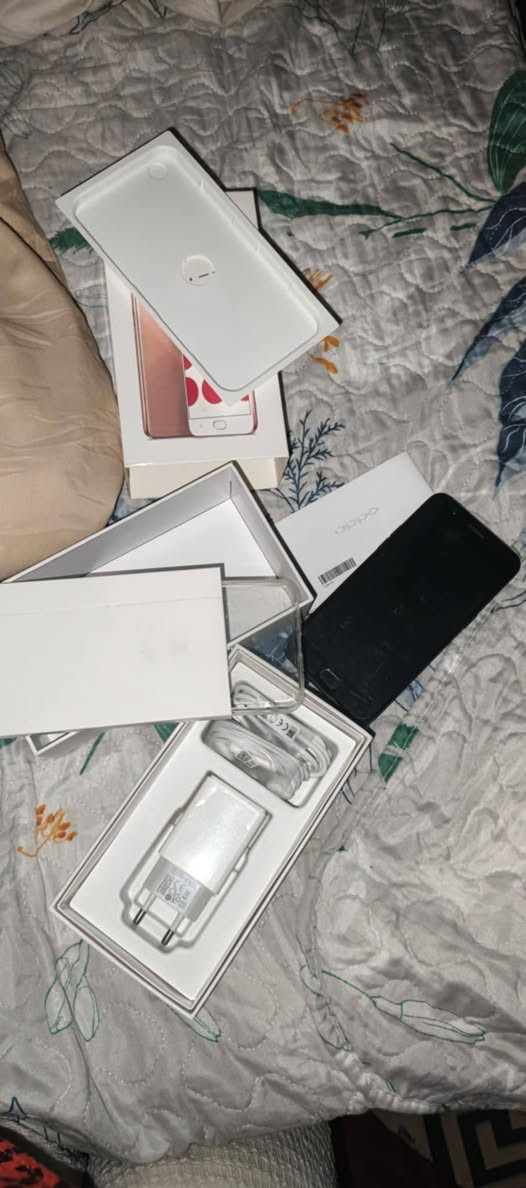 سلام عليكم مبايل كامل الملحقات
جديد مامفتوح ذاكرته ٣٢ 
 اسمه oppo A57
سعره70وبي مجال لطيبين مكاني نجف ابو صخير شارع السياحي


**إذا كنت صاحب هذا الإعلان وتريد حذفه لأي سبب، رجاءا أرسل رسالة إلى الدعم الفني**