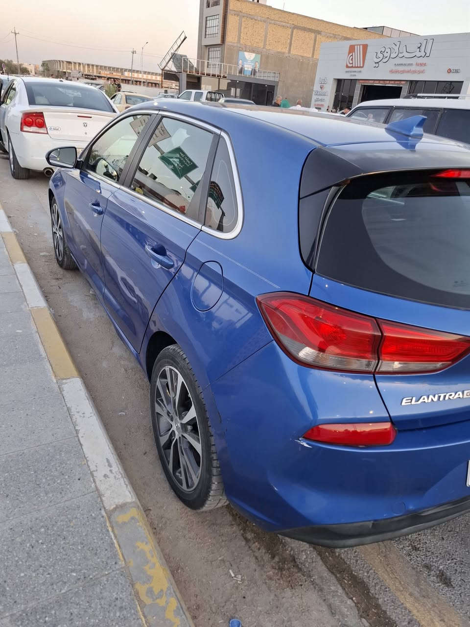 النترا 2018 GT رقم بغداد دولي بأسمي تحويل مباشر سياره جاهزه من كلشي حادثها تبديل بنيد ودعاميه والسونار موجود بالصور مكينه كير حداديه تبريد دواخل كله بلاد وماشيه 60 الف فقط وخاليه من اي عطل سعرها 114موجوده بالناصريه ***********
