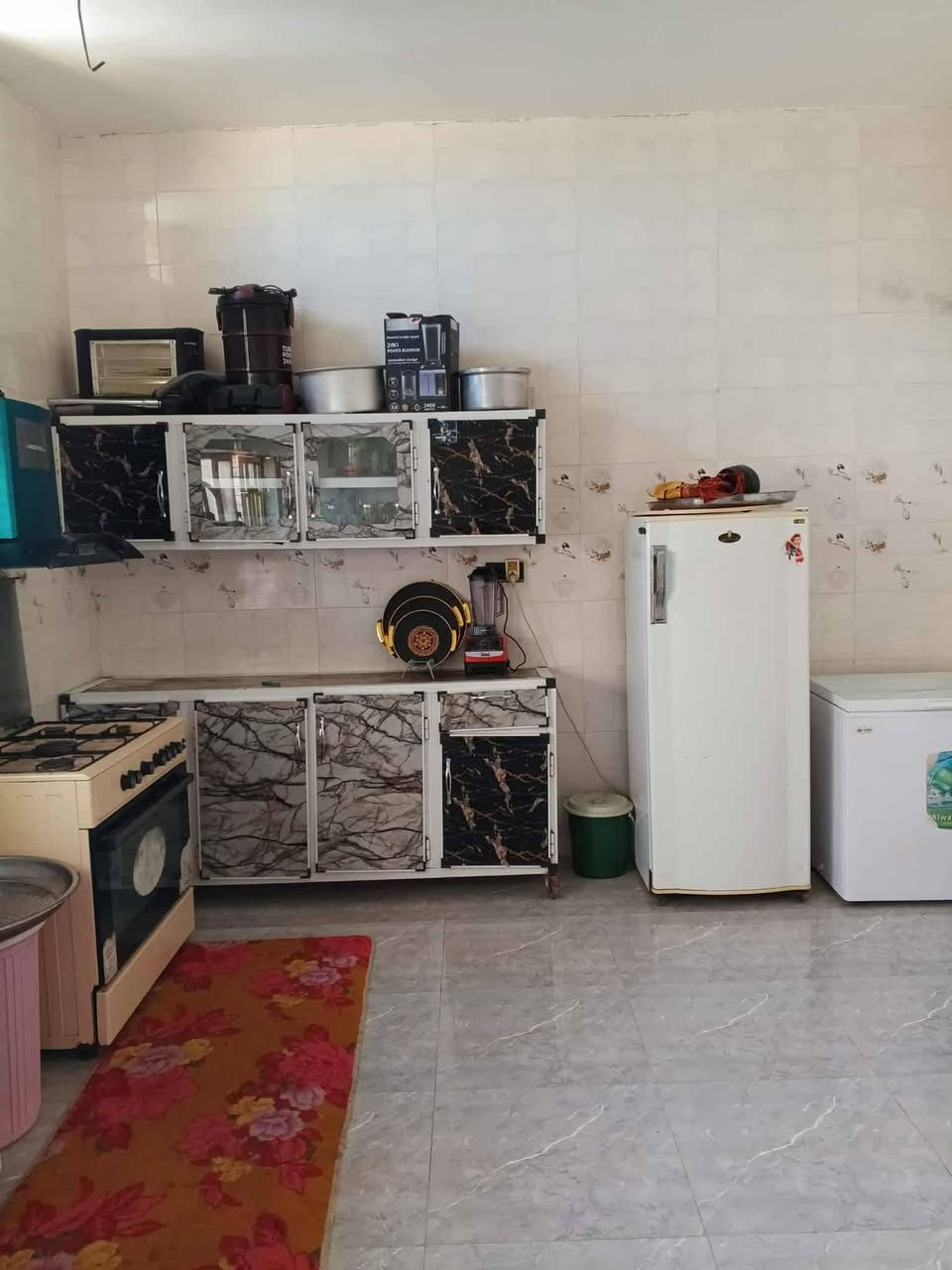 بيت مساحته 300متر زراعي الديوانيه على طريق دغاره قرب ملعب الغدير الاتصال على الرقم *********** وبي واتساب
