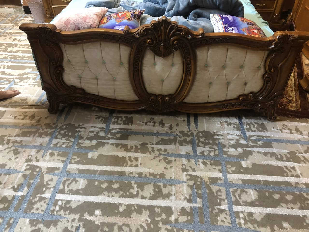 غرفه اخشاب دنك زان مصري خارج ٥ملم داخل ٤ملم صاج طبيعي غرفه نضيفه بمعنه الكلمه مكان حي العامل نقل عليه سعر مليونين وميه وبيع مجال بسيط 
***********
