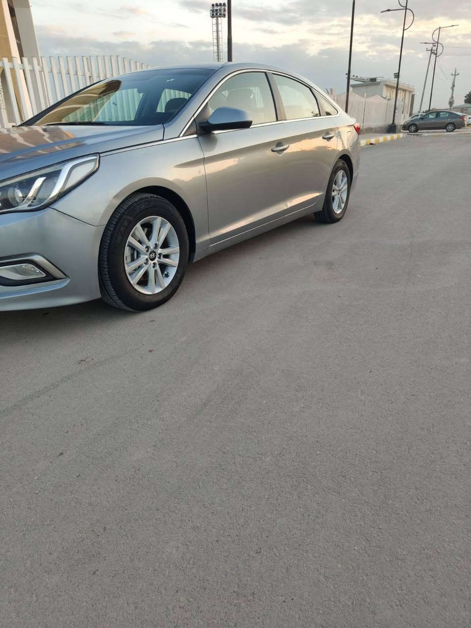 سلام عليكم ورحمت الله وبركاتة هونداي سوناته موديل 2015 رقم ذي قار حره تحويل ثاني يوم سنويه جديده وارد امريكي مكفوله من تبديل بس مقدمت بنيد صبغ موصفات ويل كب تحكم مكينه 2400 بلاجكتورات عنوان ناصريه السعر 123 وبيها مجال بسيط للاتصال ***********
