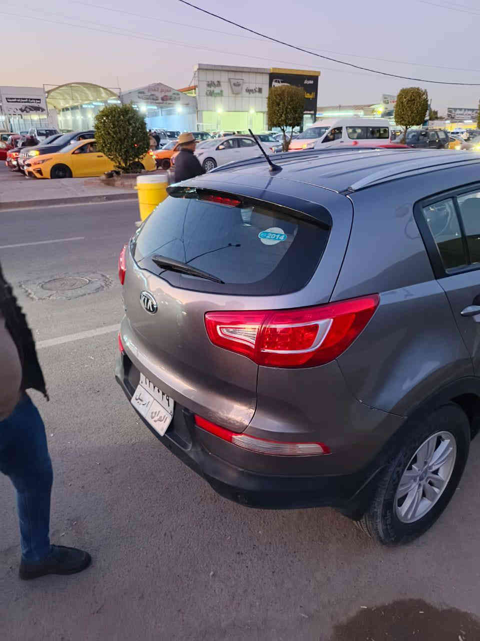 سلام عليكم كيا سبورتج موديل ٢٠١٤ خليجي محرك ٢الفين دوش تحكم استيرن قطعه واحده تبريد مابيه اي حادث بارد موظح بل صوره وباقي شوفه بعينك سعره ١٤٥ ورقه وبيه مجال اتصال ***********
