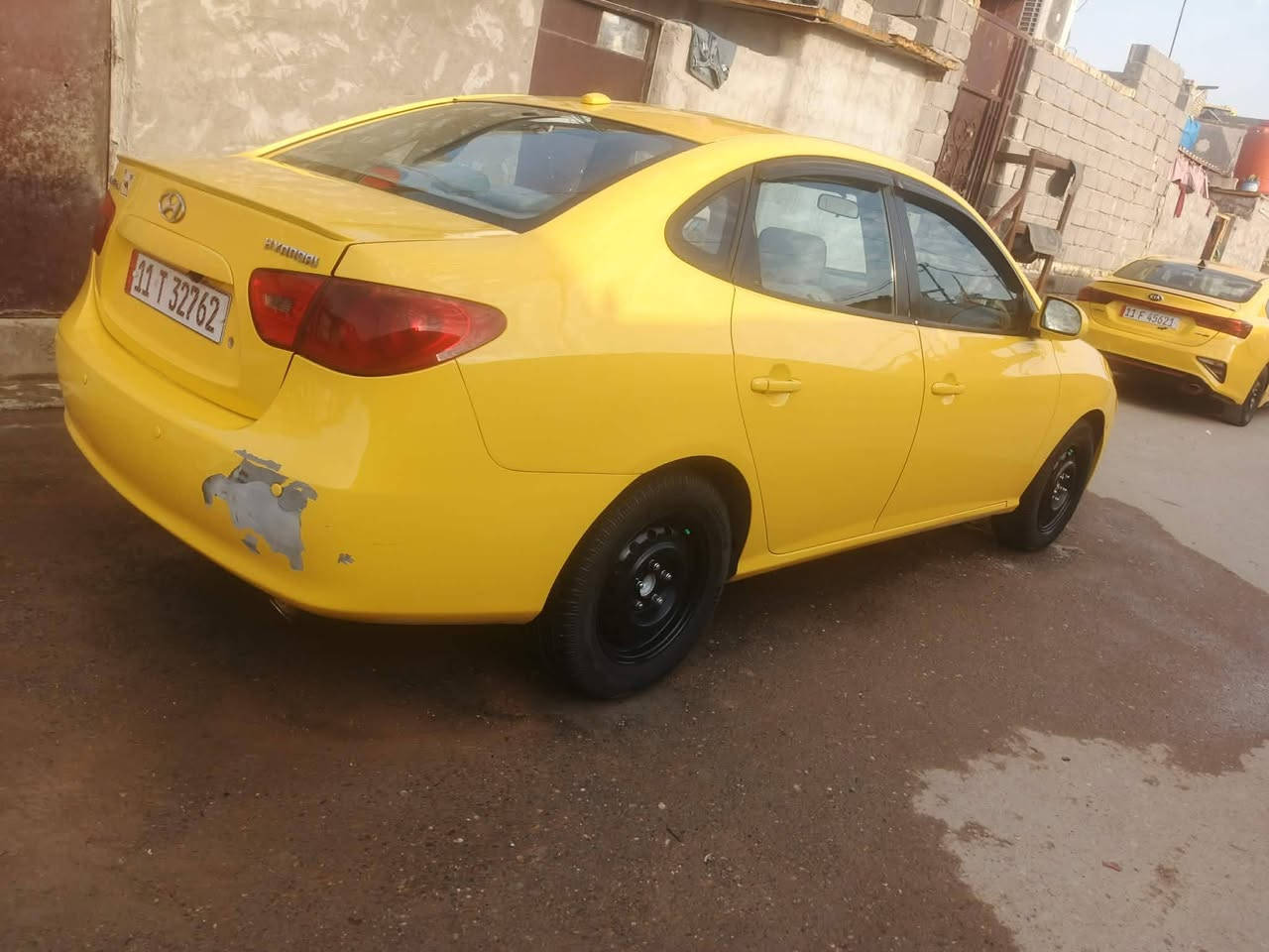 السلام عليكم اخوان عندي النتره موديل 2008 السياره مكفوله كفاله عامه حادثه من امريكا الجاملغ المامي وبيه شويه تعمير بل لغد مكينه وكير وحداديه وتبريد ثلج سياره خير من الله كله جديده ماعوزه شي مكينته 2000 سياره بسمي هيئه وغرامات مصفره سنويه لغايت 28 رقمه بغداد ومكاني بغداد حي أور *********** السعر 88 وبيه مجال قليل
