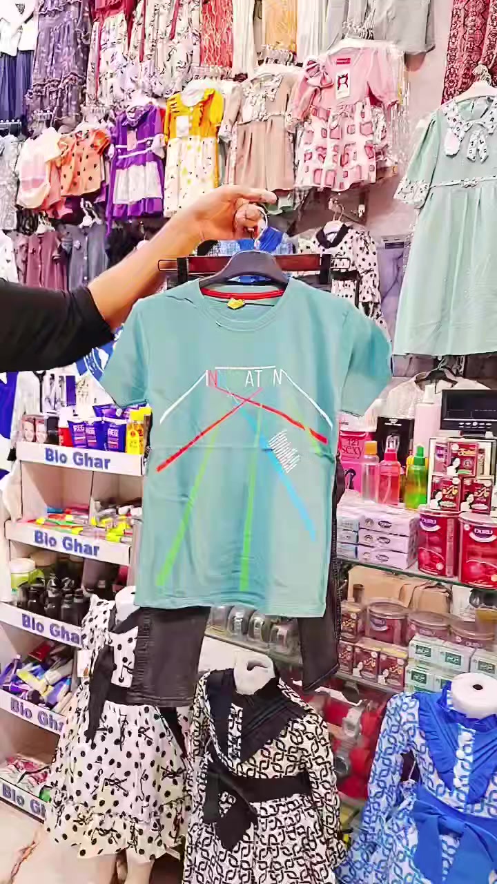 تشيرت وبنطرون ولادي أصلي 
قياس من 2 ال 12 سنه 
السعر 13 الف فقط 
ذي قار قضاء النصر قرب عماره حجي علي شمخي مجاور بيت 🏠 المرحوم الحاج جايد 
مقابل شركه الطائي للموبايل 
للطلب والاستفسار مراسلة البيج او الاتصال بالرقم☎️📞 
***********
