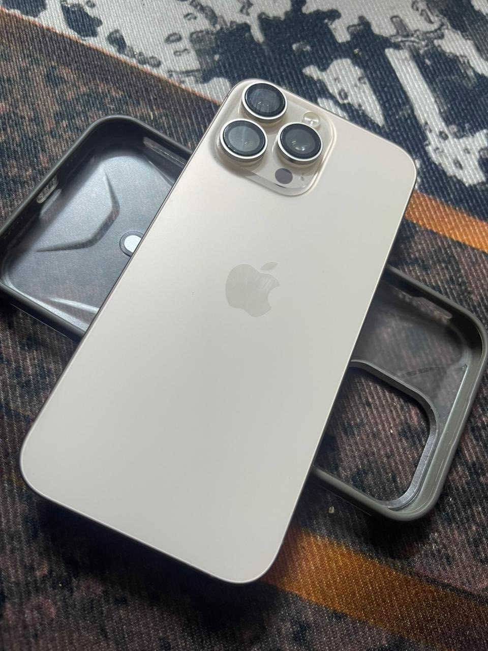 السلام عليكم موبايل أيفون 16 برو ماكس النضافة 100‎%‎ ذاكرة 256 بطارية 97 ملحقاتة كاملة للتواصل على الواتساب فقط *********** السعر ( مليون و400 )
