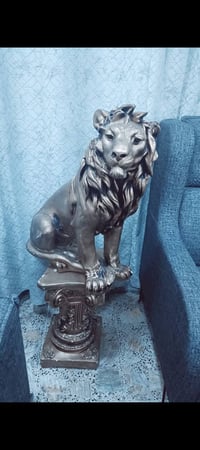 طبلات ٣ قطع صاج سعر٥٠ و اسد تمثال سعر ٢٠ و زاويه سعر٢٠ للتواصل و الاست...