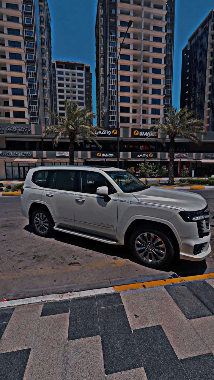 🔸  تويوتا لاندكروز GXR  لمتد محرك 3500 توين تيربو موديل 2023🔸ماشيه 66000 
🔸كشنات الامامية كهرباء + تبريد 
🔸كشنات صف الثالث كهرباء
🔸بصمة + تشغيل عن بعد 
🔸فتحة سقف 
🔸ثلاجة 
🔸3 شاشات 
🔸 4 كامرات مع 
🔸صندوق كهرباء
🔸8 ايرباك 
🔸اضوية led + كشافات 
🔸شاحن لا سلكي 
🔸فول تحكم ستيرن 
🔸مانع تصادم 
🔸تدفئة تبريد قطعتين 
🔸حساس امامي و خلفي 
🔸🔸     مرقم بغداد   🔸🔸
🔸ضمان 3 سنوات او 100 الف كم 
🔸 ️البيع نقد 
🔸
🔸 العنوان : #بغداد / السيديه 
 
🔸 للاستفسار أكثر يرجى الاتصال بالأرقام التالية :

 ***********☎️
