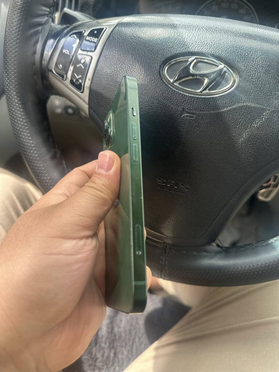 ايفون 13 عادي
ذاكره 128
بطاريه 95
تك سيم
نضافه 95‎%‎ السِعر 400 الف
***********
***********
