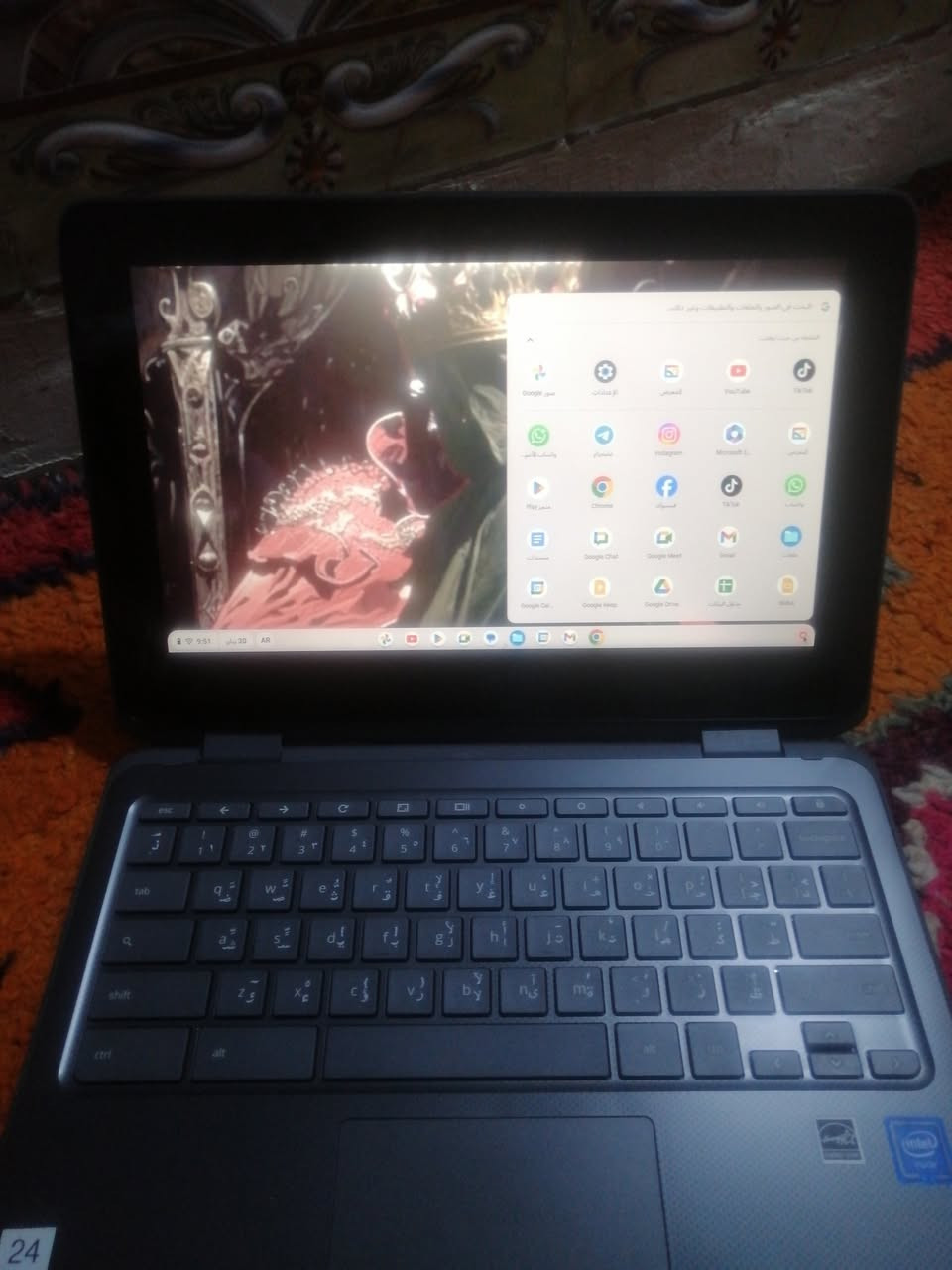 السلام عليكم
لابتوب للبيع نظافه ١٠٠ بالميه
نظامه كروم يصير وندوز 
استفسار أكثر عل هذا رقم *********** بي واتساب
